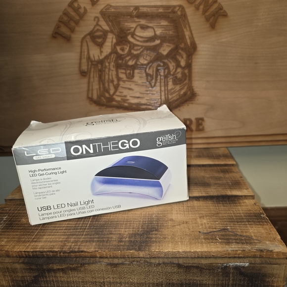 Gelish LED Nail Light On The Go - Picture 2 of 6